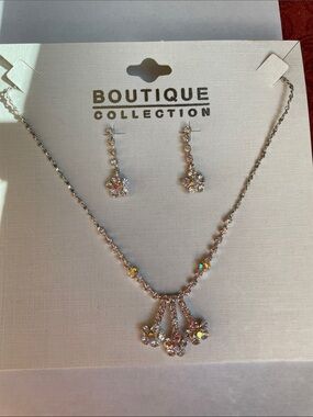 Crystal necklace and post style earrings